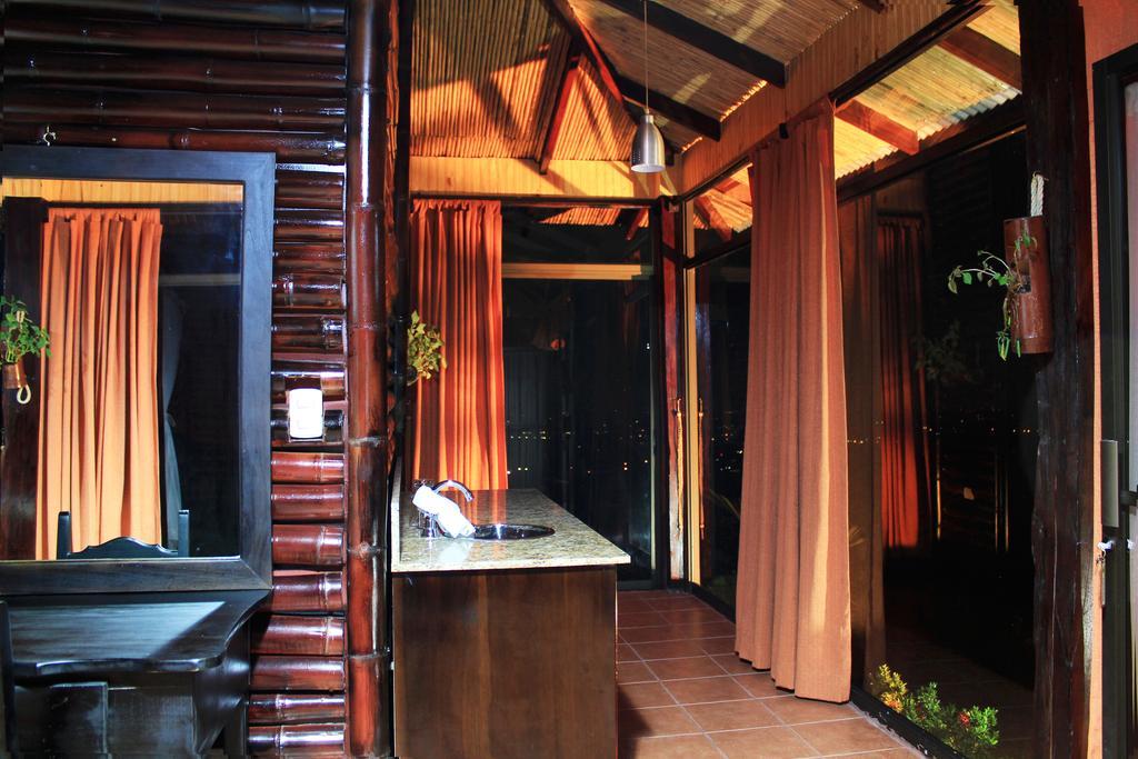 Arenal Waterfall Lodge ภายนอก รูปภาพ
